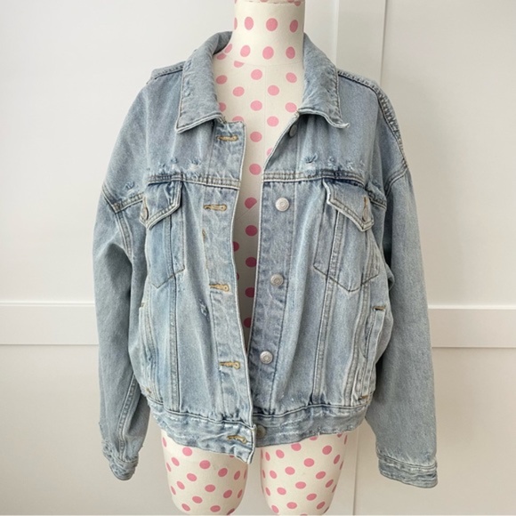 SOLD - Wild Fable Cropped Denim Trucker Jacket Women’s Large Light Blue - Picture 2 of 11